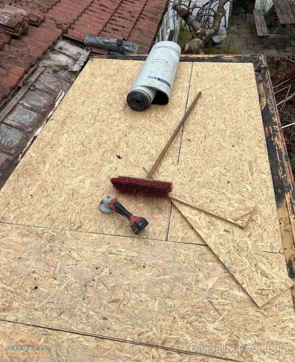 Dakrenovatie afgerond met nieuwe bitumen dakbedekking in Voorburg